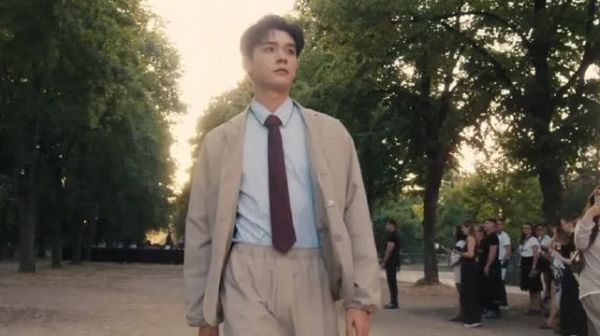 龚俊巴黎时装周LV大秀 直播 俊俊官摄镜头，帅的好轻松 龚俊