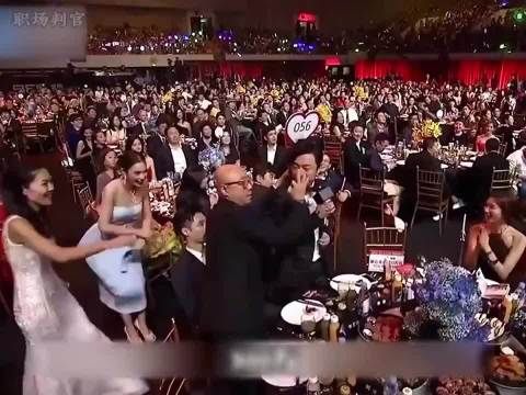 黄渤因言语失误损失300万