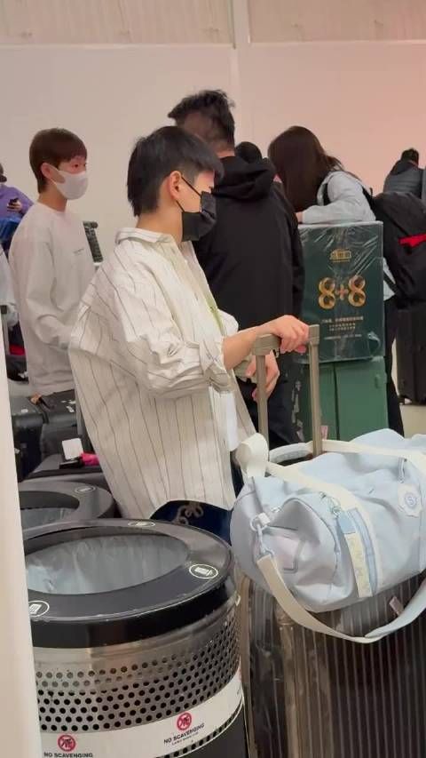 莎莎好小一只 好可爱，顶好的莎莎，虽然辛苦，还是会回应