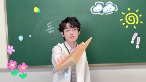 小雪体验爱豆日常，重工黑外套造型曝光