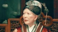 刘姥姥游大观园时，薛宝钗做了两件事有违人性，被贾母严厉批评