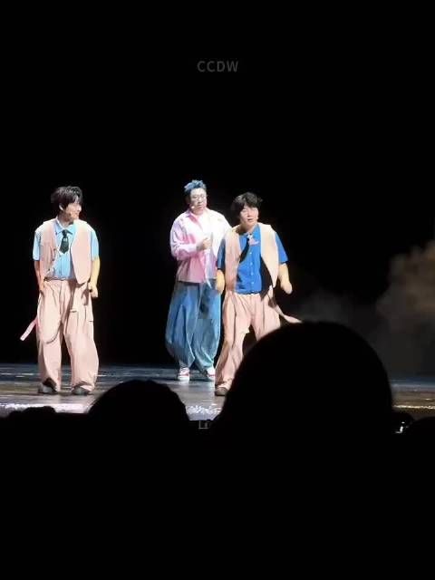 微博夸一夏派对阵容揭晓，四世同堂思念成吉全员集结