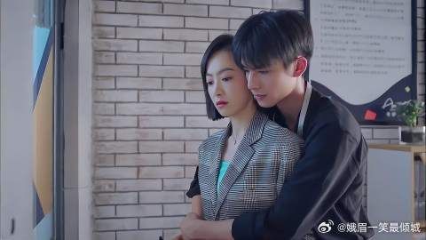 元宋辞职，以为贺繁星不高兴，直接从背后抱住她！