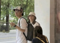 19岁全红婵久违现身！瘦了一圈+下巴尖了 吃汉堡薯条火锅 喝冰可乐