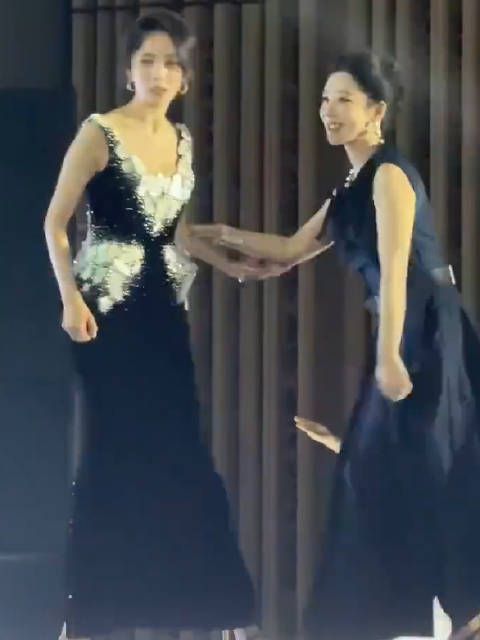 杨幂扶孙俪杨紫上台阶