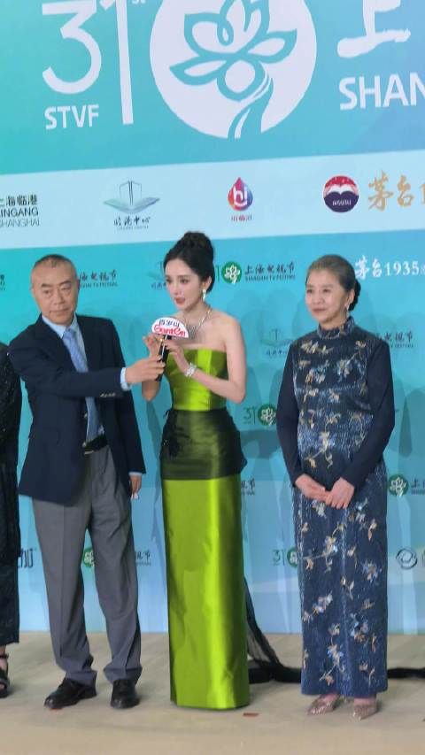 杨幂凭借《生万物》宁绣绣一角入围白玉兰奖
