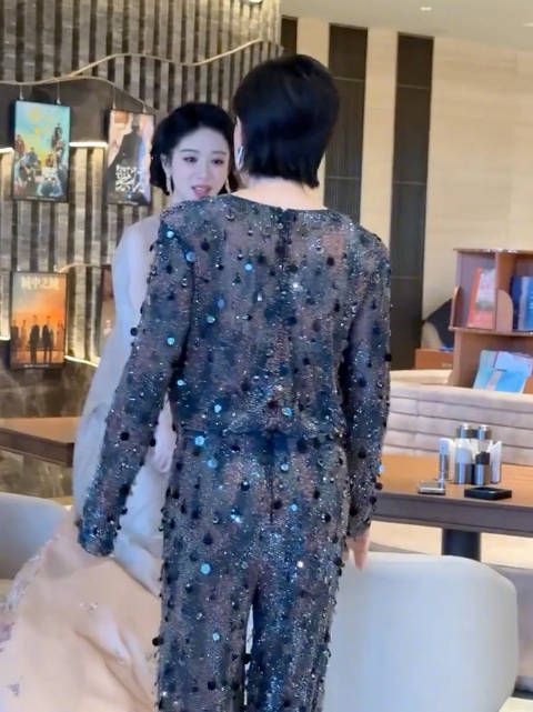 杨紫两个晚上完全没睡觉