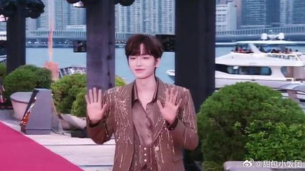 维港红毯见皮皮朱，这才是顶级奢侈
