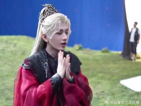 哈哈哈，哦来了拍戏啦 活泼可爱的富贵少爷