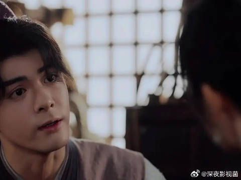 “那我和莲花有何不同”