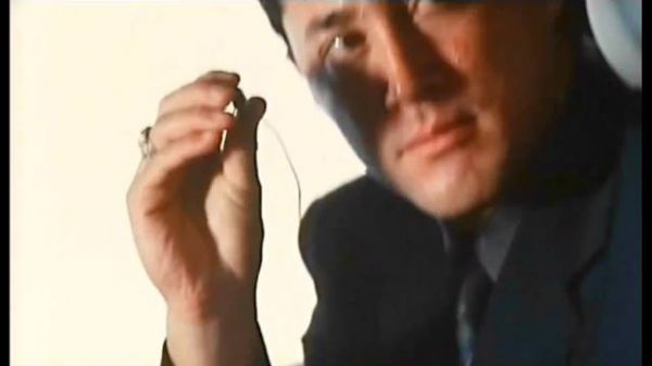 经典港片：这是我见过最牛的偷车贼，三秒偷一辆豪车！影视解说