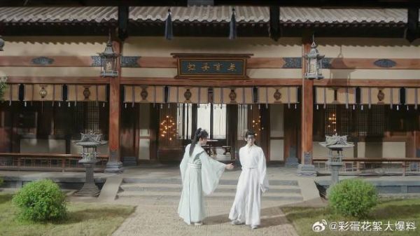 方多病缠莲花问东问西 李莲花嫌鼓噪，直接点穴定住他