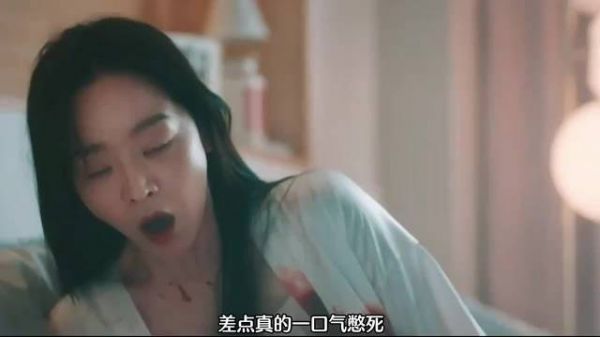 女人用特别的方式惩治跟踪狂，这招简直绝了！