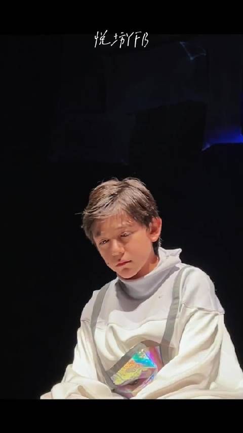 刘烨儿子诺一16岁近照曝光，混血颜值引热议