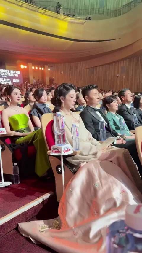 杨紫得了白玉兰时候的反应杨紫