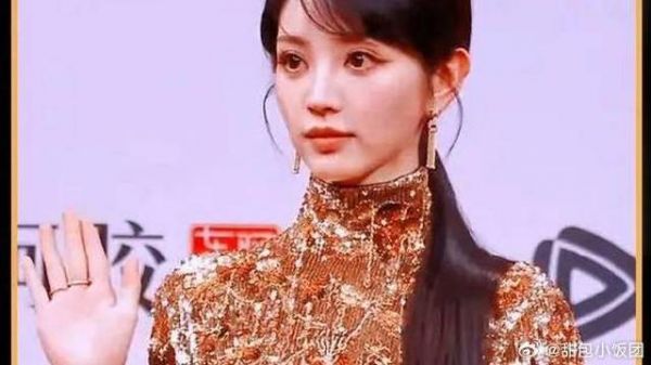 红毯出场太养眼了