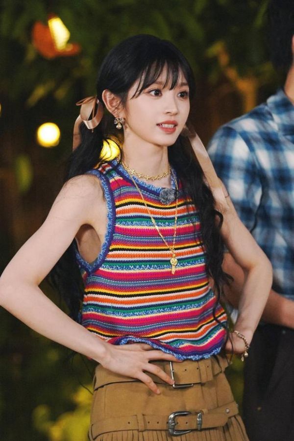 田曦薇少女感十足。