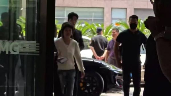 好帅的尚界Z7t 黑 香车配美人 今年的目标收益一辆 明年必须换车了