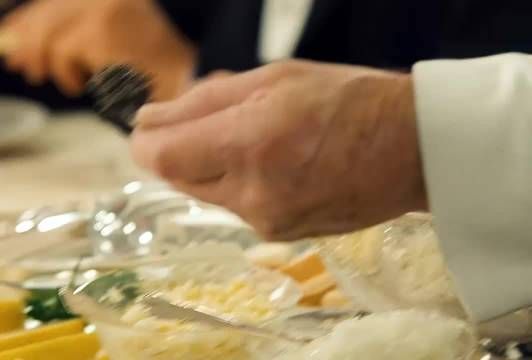 爱一个人的眼神是藏不住的