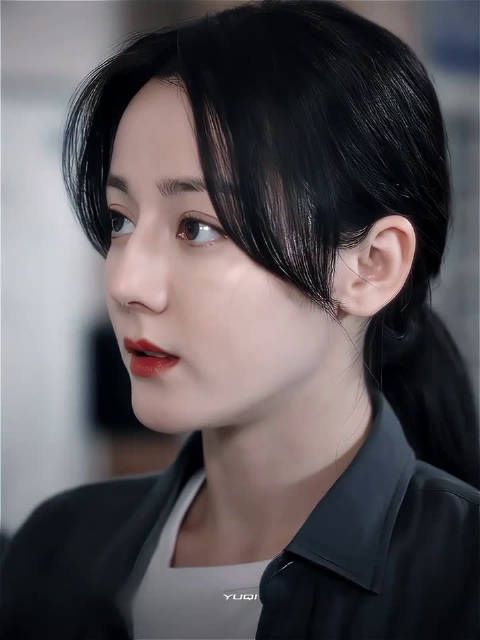金鹰奖投票页面显示迪丽热巴全名迪力木拉提