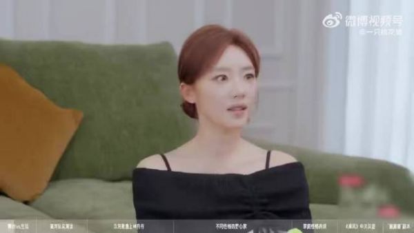 蓝盈莹主动照顾张月并邀刘亦菲合影