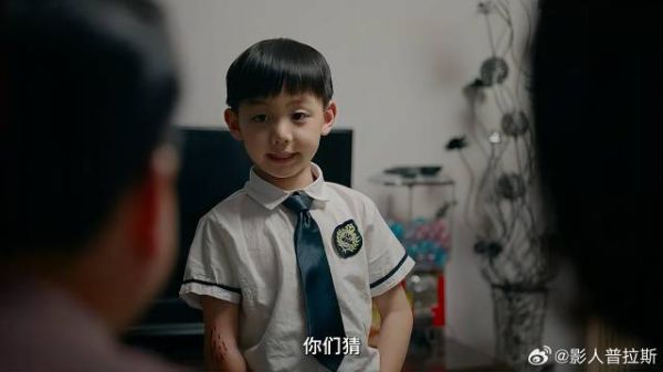 姐姐给弟弟找了养父母 怎料弟弟完全不知情，还挺开心
