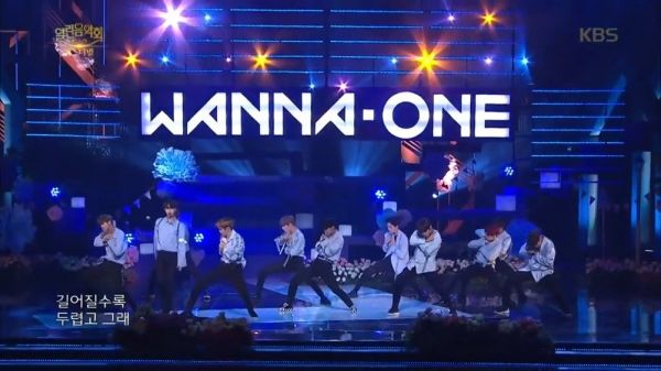 八年前的今天(180701),WANNA·ONE 带来的现场舞台