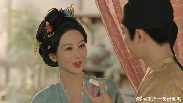 陛下来答谢牡丹,哪料人趁机推新品,不小心刺到他痛处
