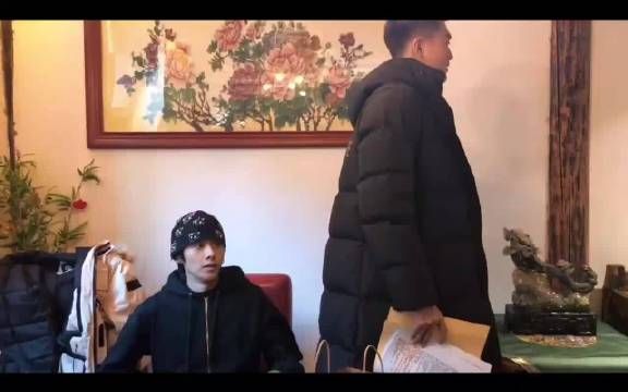 孩子嗓音条件真好，这两句台词喊得跟服从军令似的