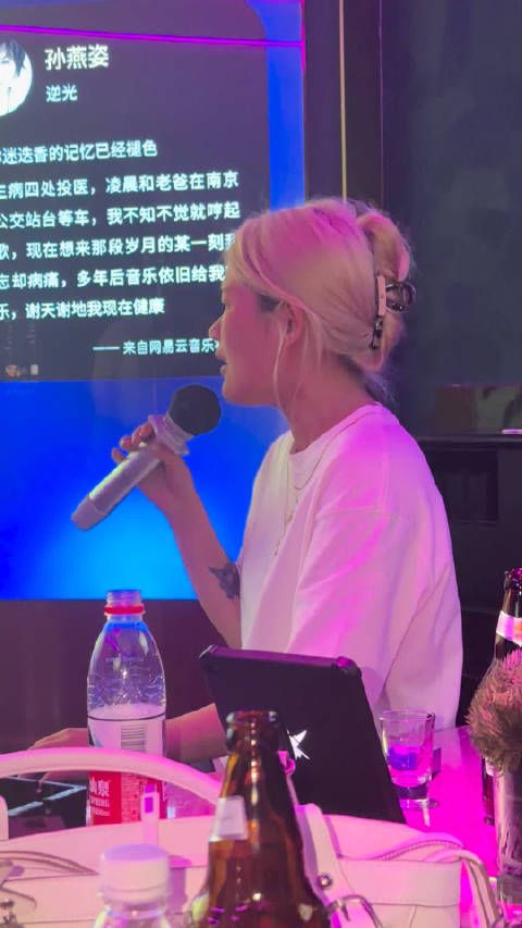 手机里莫名其妙会出现很多奇怪的照片