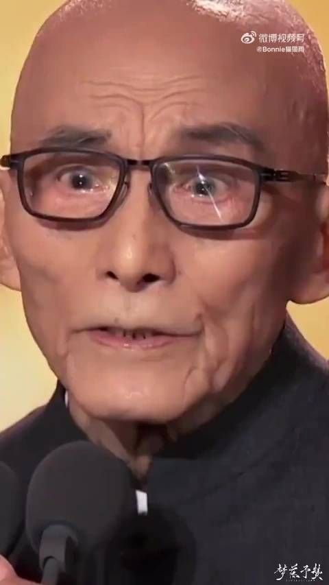 肖战白玉兰奖全程高频鼓掌，获赞内娱捧场王
