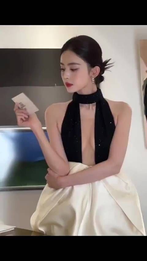 古力娜扎出席活动现场
