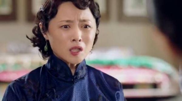 厉害了，2个老婆一屋？