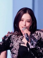 阚清子赠潇洒小姐团钻石,舞台蜕变显真诚