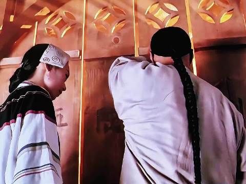 中式电影美学引模仿热潮，观众反复观看崴脚