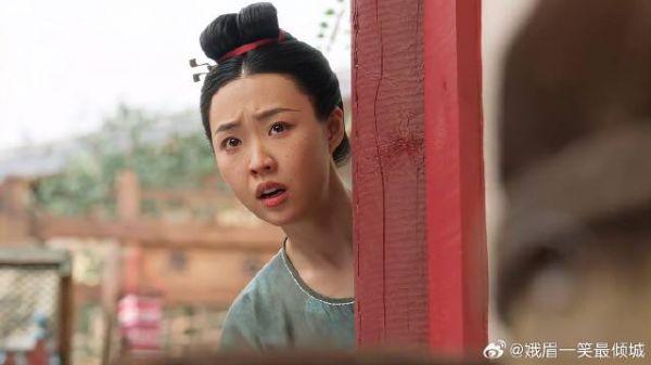渣男想要挽回五娘,又跑来给她说好话,不料被大福偷听