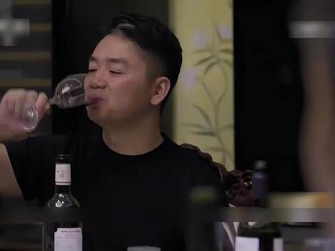 刘强东现代版杯酒释兵权，女高管一句话丢掉百万年薪