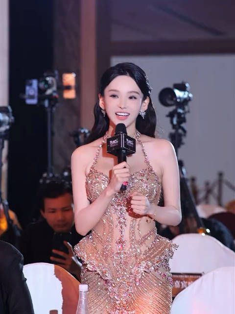 万国小姐秦泽文全球赛登顶，载誉而归 选美冠军