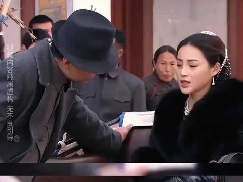 混混当众调戏美女，不料美女身份不简单，好剧推荐