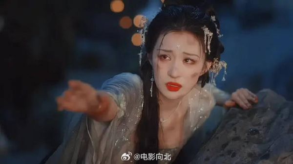 “这两有没有感情线！”