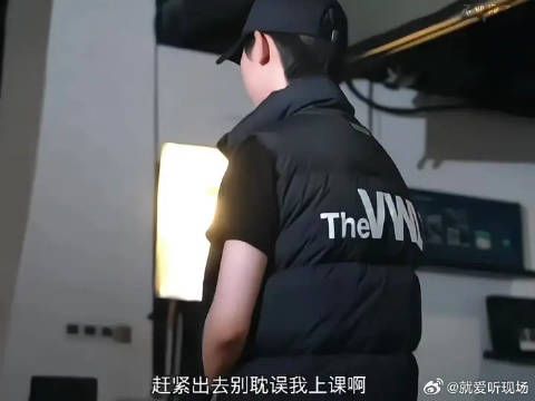 刘：马哥居然对我撒娇唉！ 马：我就想买下刘少的一首歌来听.