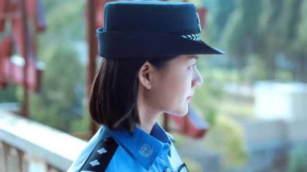 她怎么会忘，这可是她的冉叔叔！ 黑夜告白