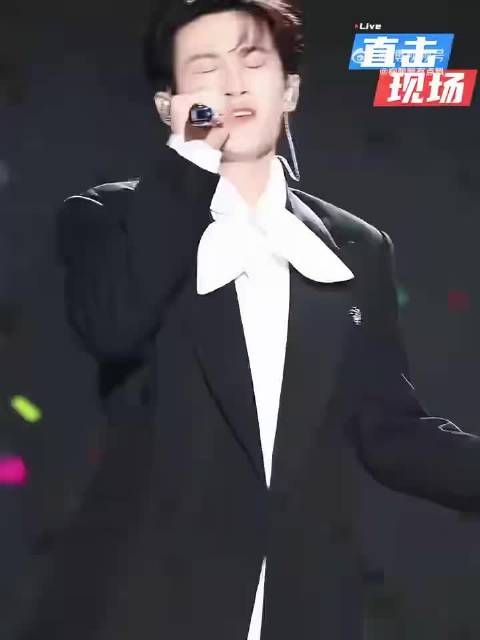 檀健次的歌声里有温柔也有力量，情绪表达特别自然，越听越有味道