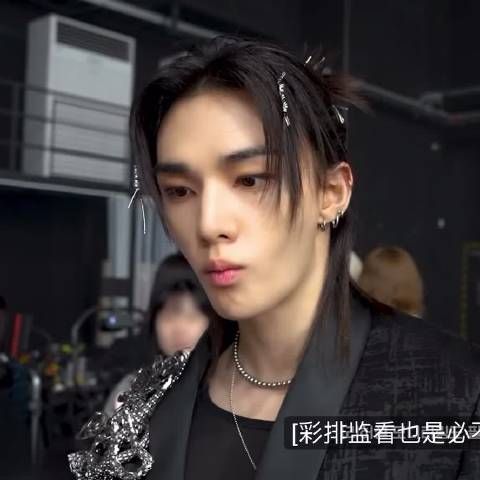 黄铉辰检查RUN IT彩排发现动作失误
