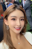 香港网红向郭富城、方媛道歉，承认发活动照片时只P了自己，没有“修饰”郭富城夫妇；否认恶意丑化他人，称他俩状态非常出色