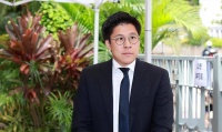 香港戏剧宗师钟景辉葬礼曝光：周润发、刘德华等明星现身送别，8人扶灵