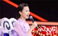 美女教授杨雨，自诩当代李清照：好酒、好赌还好色