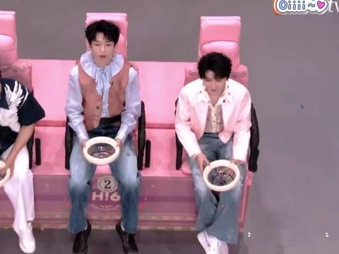 小马哥又满头长满问号了哈哈哈哈 ：黄子哥这是咋了？
