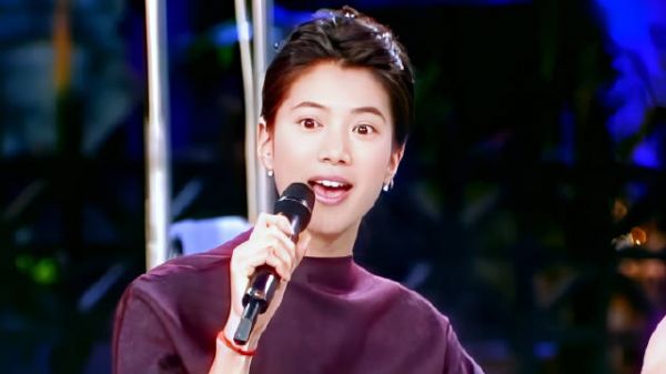 袁咏仪唱国语歌，孔锵兴奋抓面条