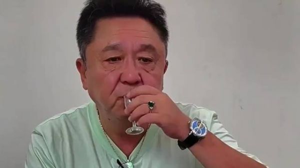 喝二十扎啤酒还说相声？于谦把烧饼坑惨了 郭德纲